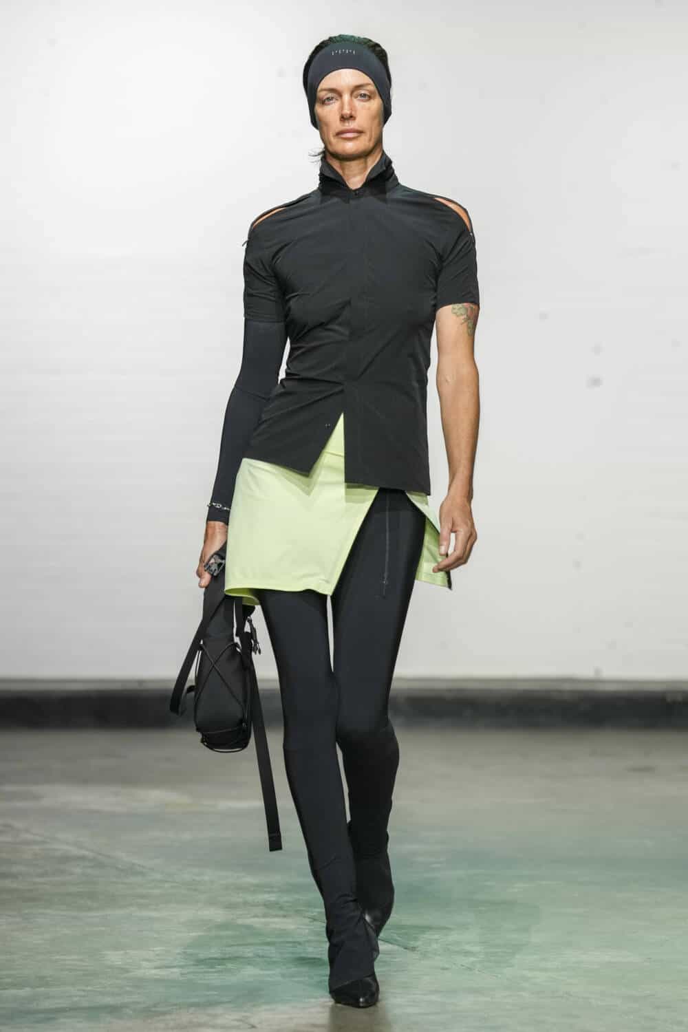 Johanna Parv 2023 AW ハーネス Johanna Parv: Ready-To-Wear SS25 - 10 Magazine